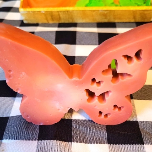 🧼🫧 Vegan Goat Milk Women's Soap 🦋 - Picture 7 of 8